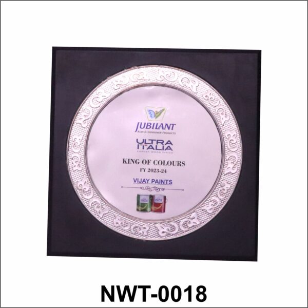 NWT-0018 is a sophisticated silver-finish round